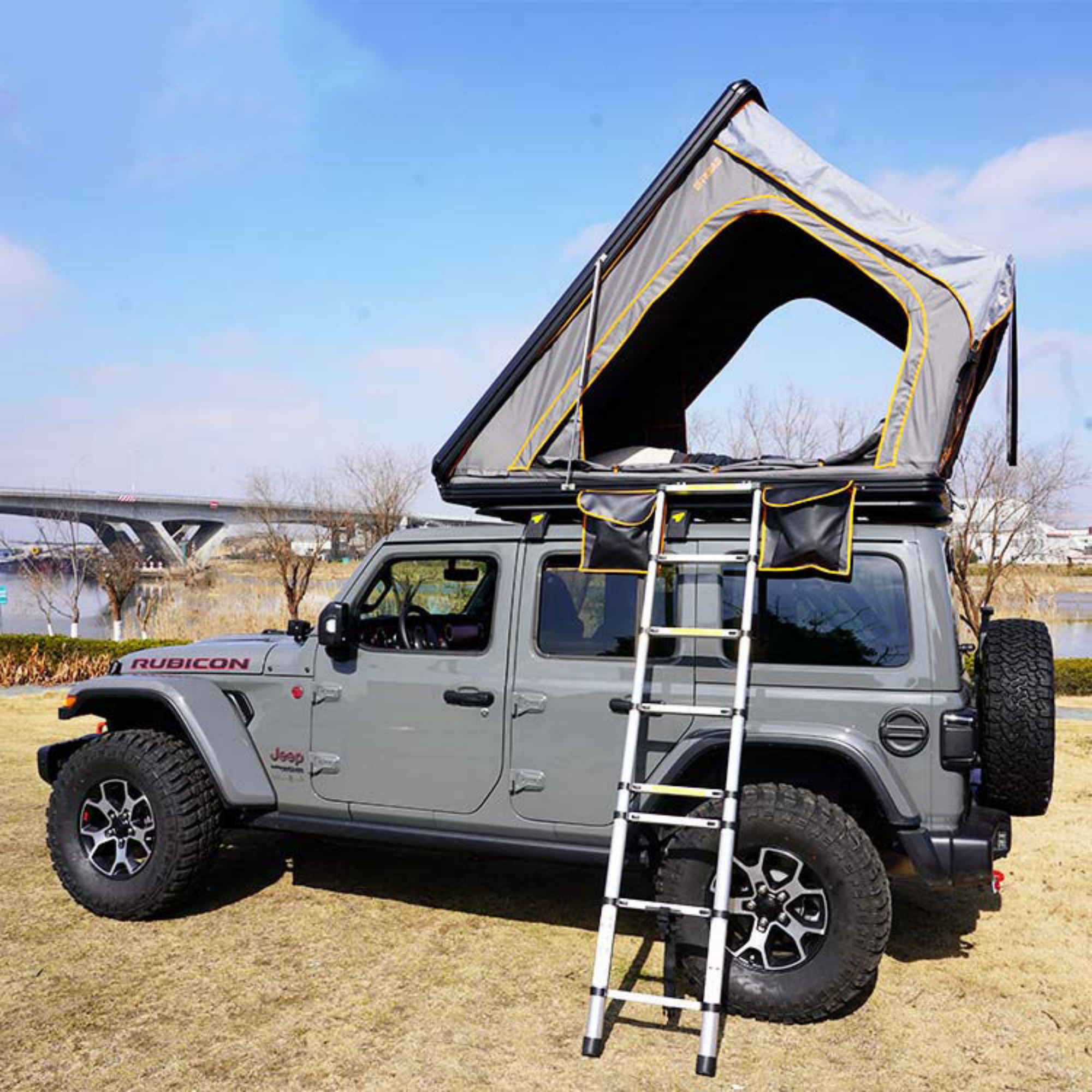 2-3 Person Waterproof Rooftop Tent for SUVs and Trucks